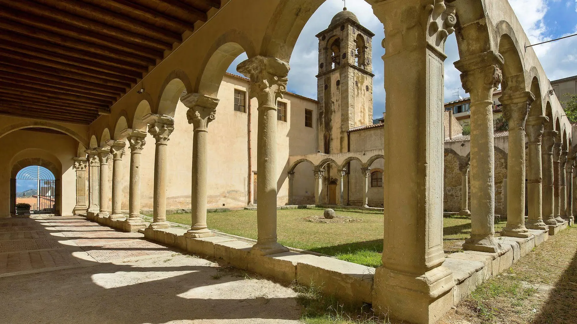Гостевой дом Отель Madogi Sant'Angelo di Brolo